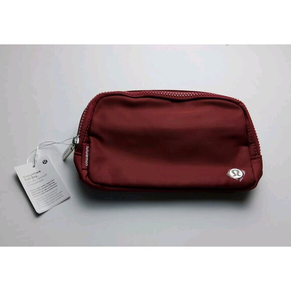 Lululemon Everywhere Belt Bag 1L Merlot - Picture 1 of 4